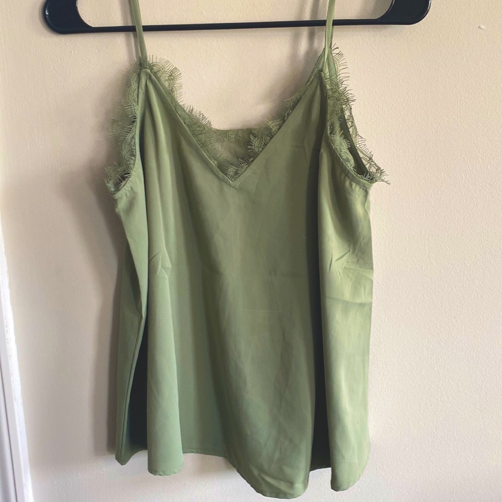 Color;Green. Brand;mi ami. Size;XS (fits like a s).         Bought;Francesca’s